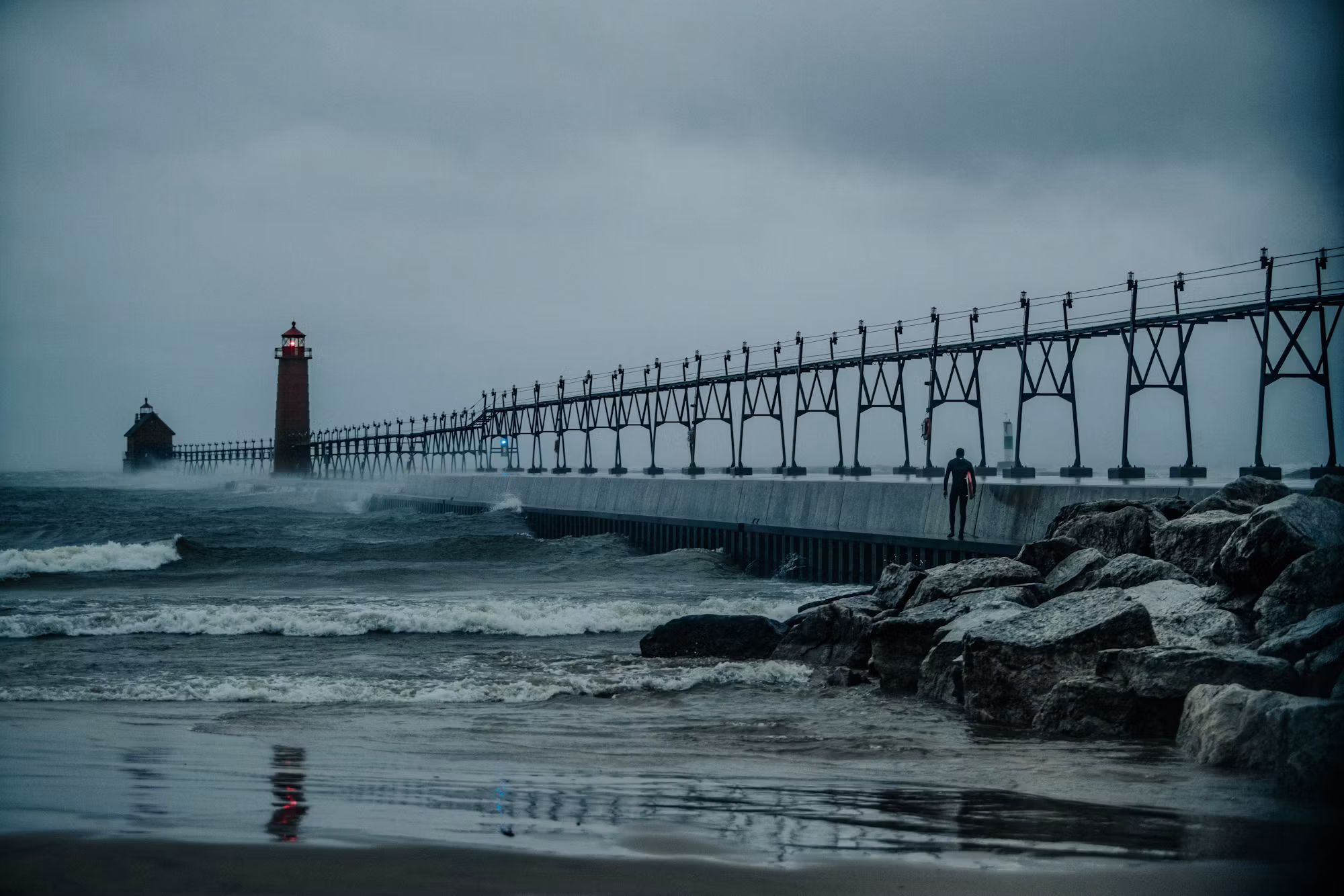 Exploring the Ocean’s Playground: A Comprehensive Guide to Surfing Styles